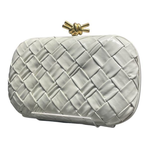 BOTTEGA VENETA Clutch Bag Leather WHT Knot on Sale