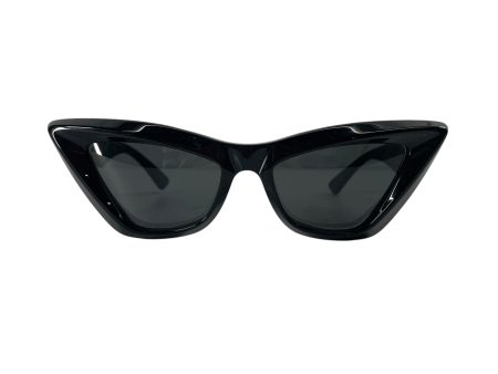 BOTTEGA VENETA Sunglasses Plastic BLK THICK  FRAME CAT Sale